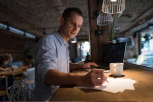 Herramientas Tecnológicas al Servicio de la Gestión Comercial de Clientes